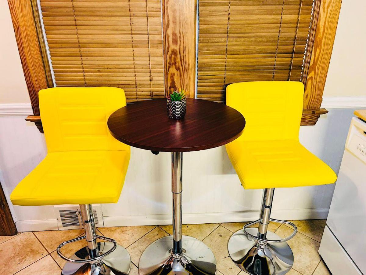 The Amber Retreat - Brooklyn Centre Comfort - Charming Space For Families, Couples & Business Travelers Near Downtown - With 300Mb Wifi, Parking & Self Check-In Cleveland Exteriör bild