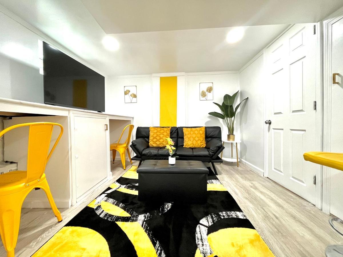 The Amber Retreat - Brooklyn Centre Comfort - Charming Space For Families, Couples & Business Travelers Near Downtown - With 300Mb Wifi, Parking & Self Check-In Cleveland Exteriör bild