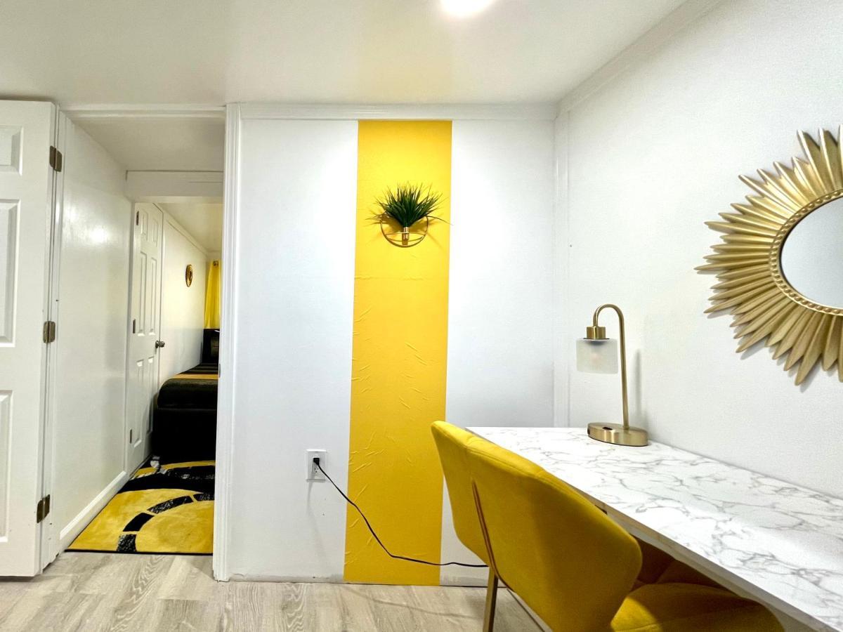 The Amber Retreat - Brooklyn Centre Comfort - Charming Space For Families, Couples & Business Travelers Near Downtown - With 300Mb Wifi, Parking & Self Check-In Cleveland Exteriör bild