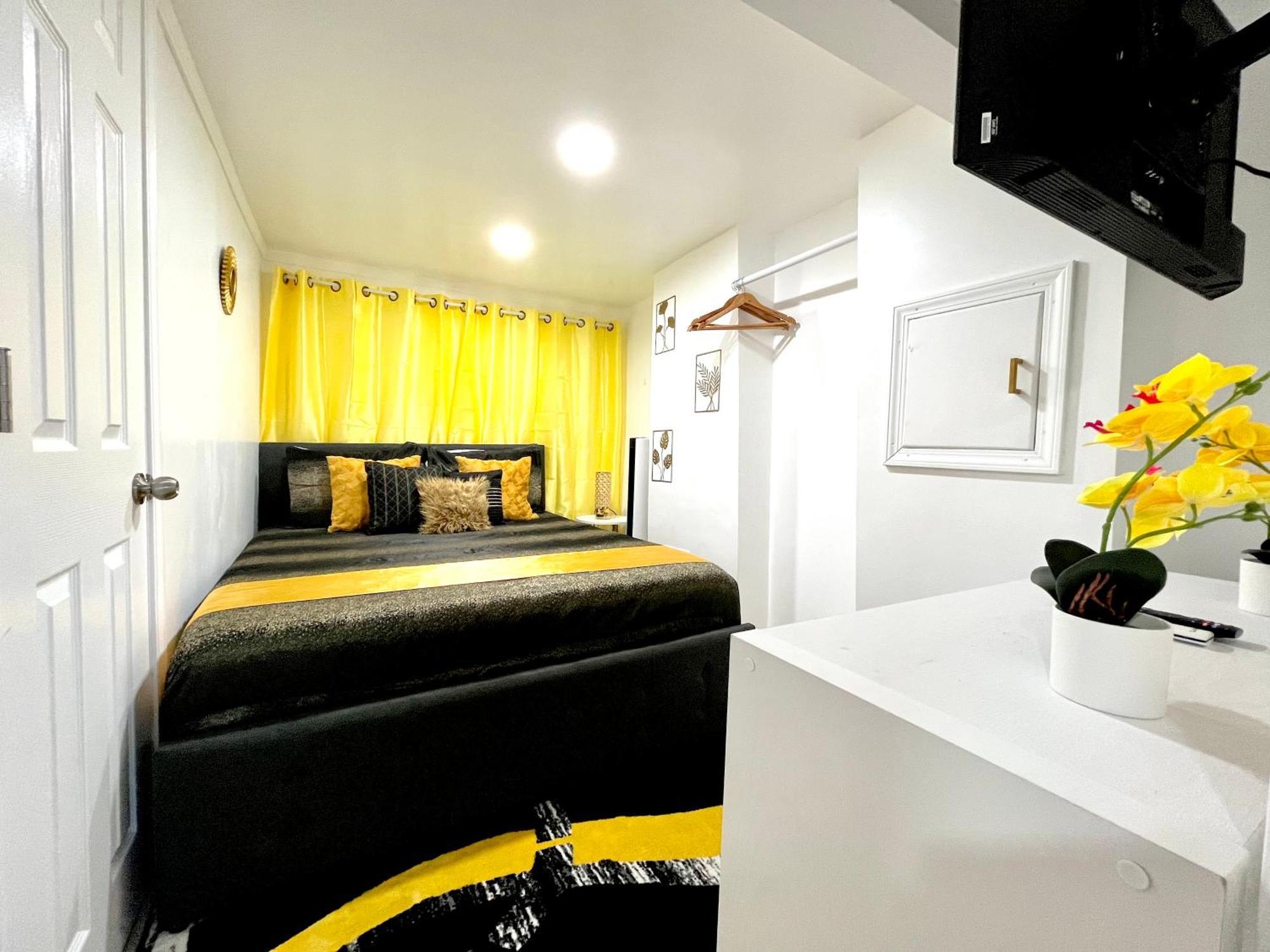 The Amber Retreat - Brooklyn Centre Comfort - Charming Space For Families, Couples & Business Travelers Near Downtown - With 300Mb Wifi, Parking & Self Check-In Cleveland Exteriör bild